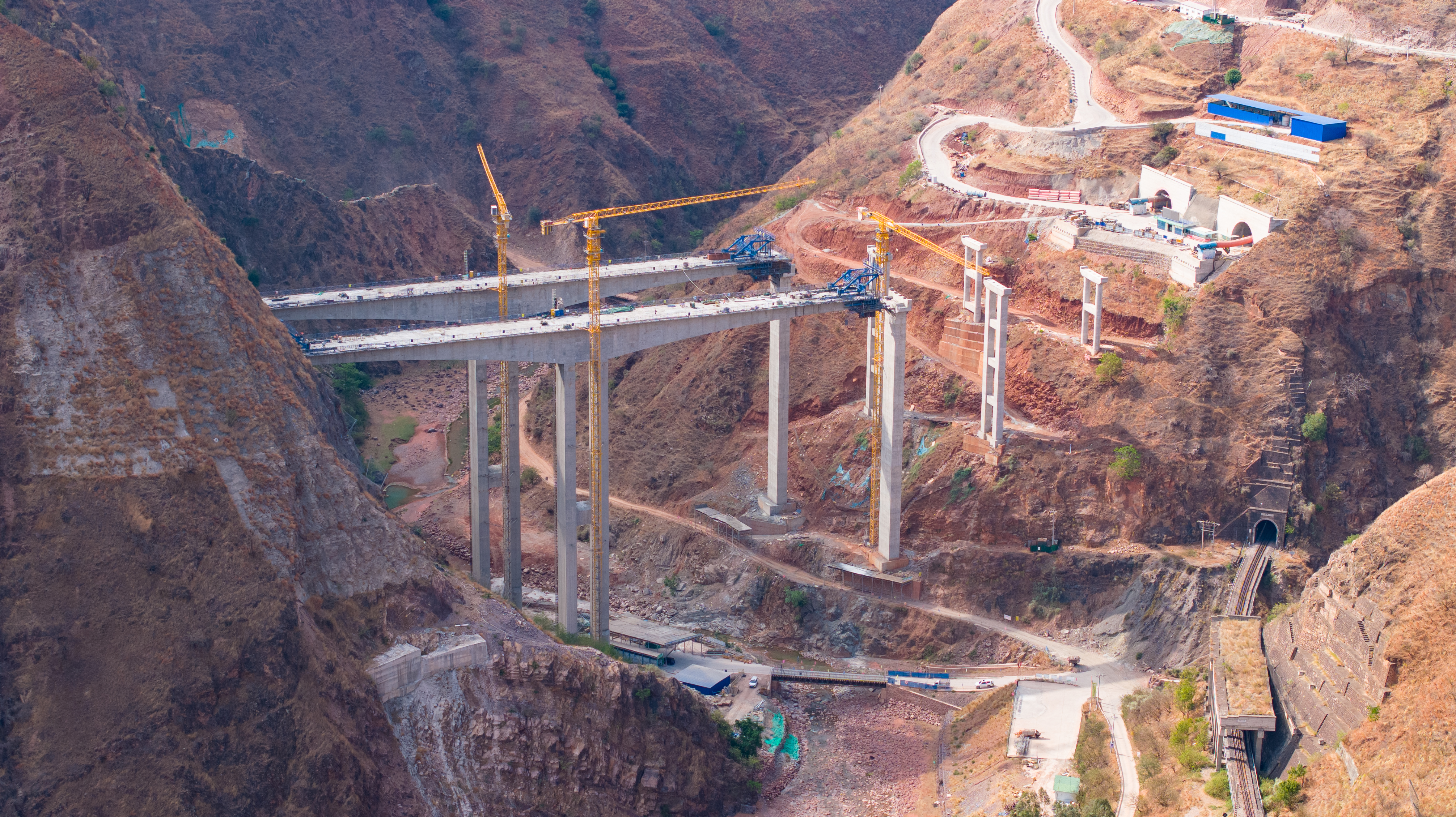 好消息！公路建設(shè)公司榮獲2024年度工程建設(shè)行業(yè)信息化典型案...